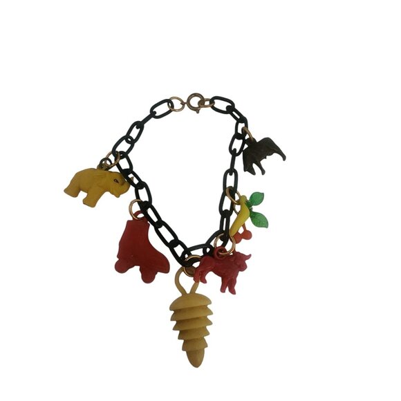 Rainbow Loom Cutetique Cutie Fruity Charm Bracelet Kit (1  Super Cute Multicolor Charm Bracelet (A5644)